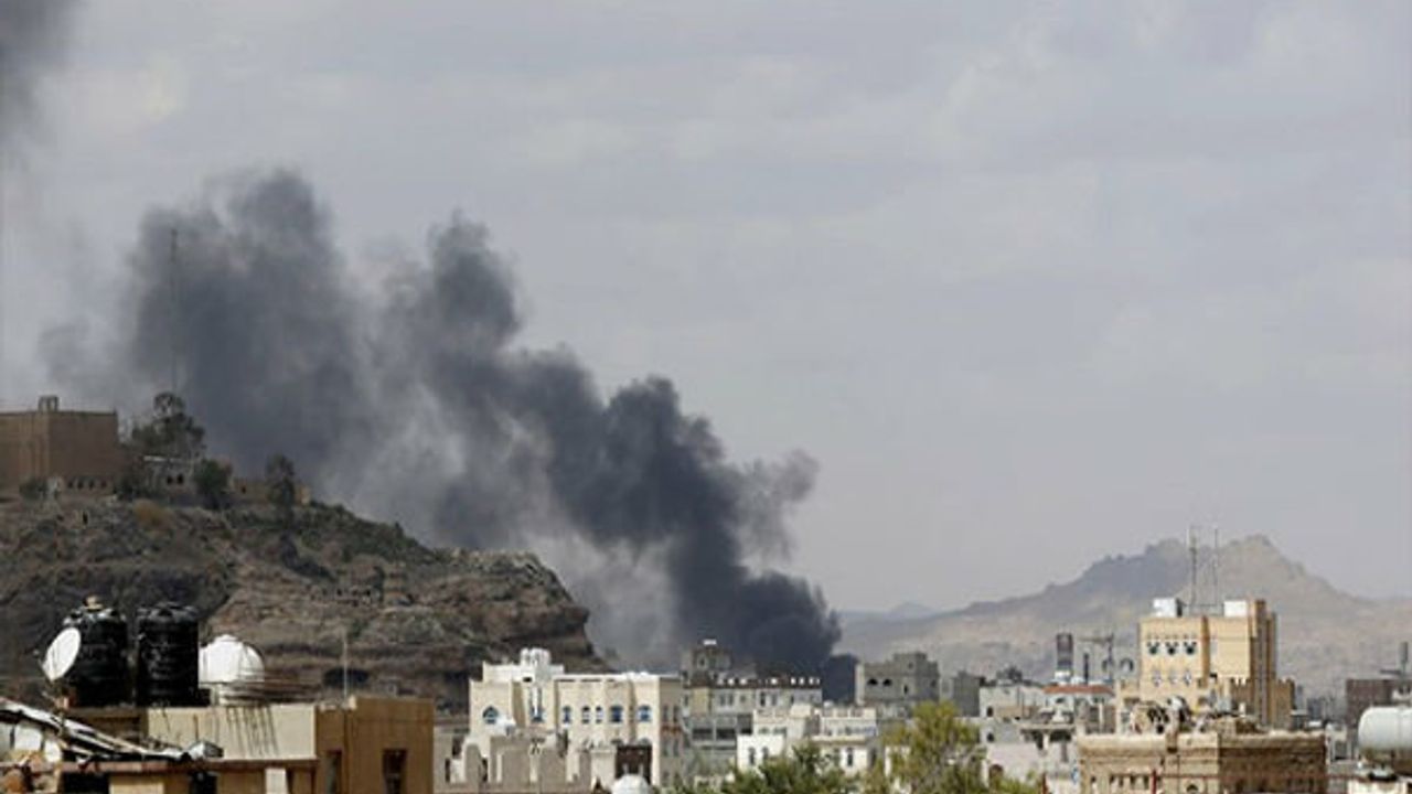 Suudilerden Yemen'in Hudeyde bölgesine yoğun saldırı