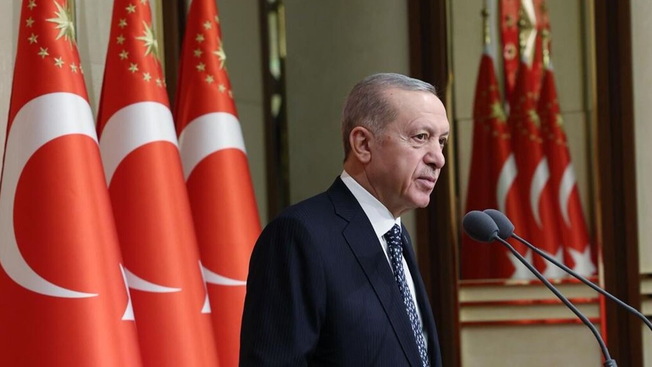 Cumhurbaşkanı Erdoğan ekonomi kurmayları ile EYT'yi görüştü