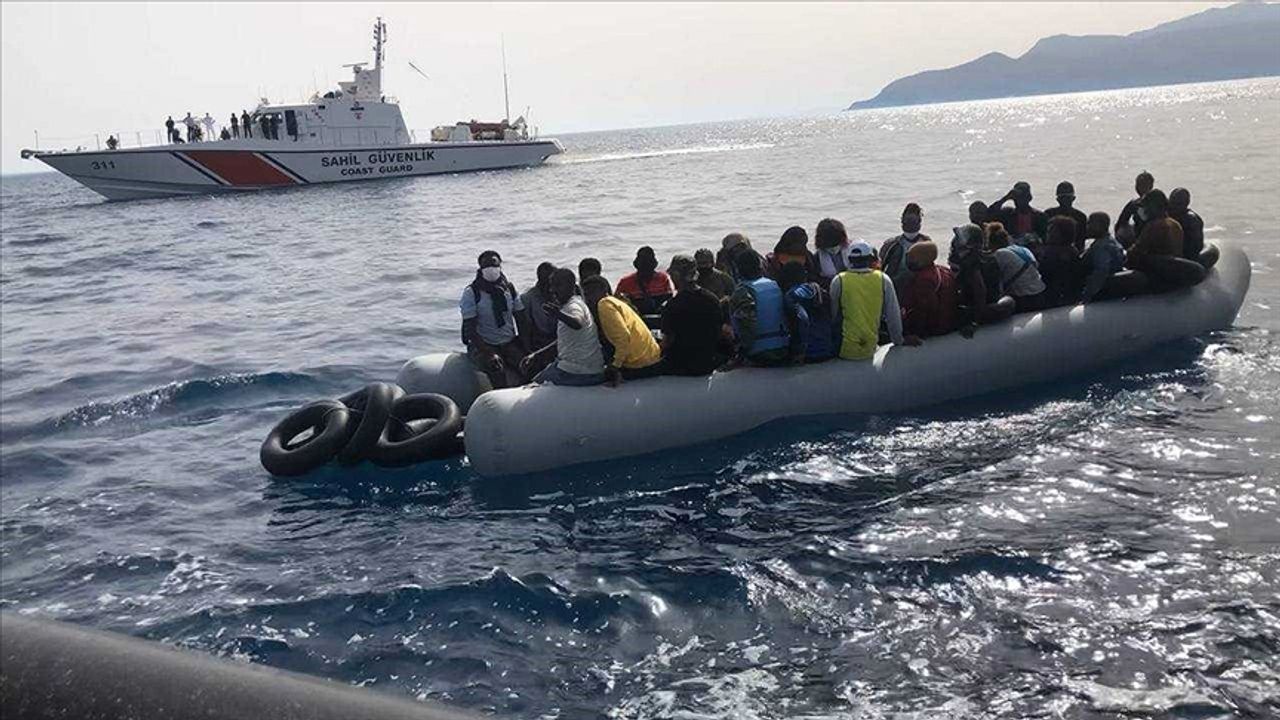 Kuşadası'nda 35 düzensiz göçmen kurtarıldı