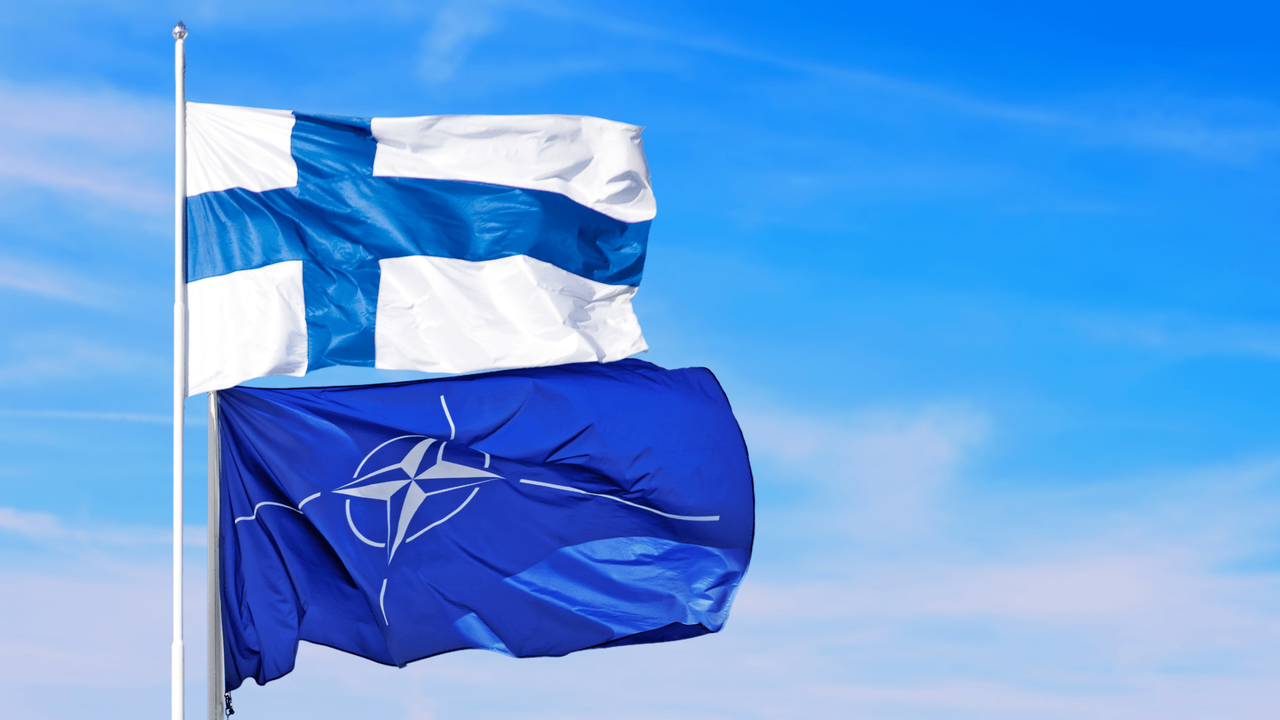 Finlandiya halkı NATO üslerine karşı