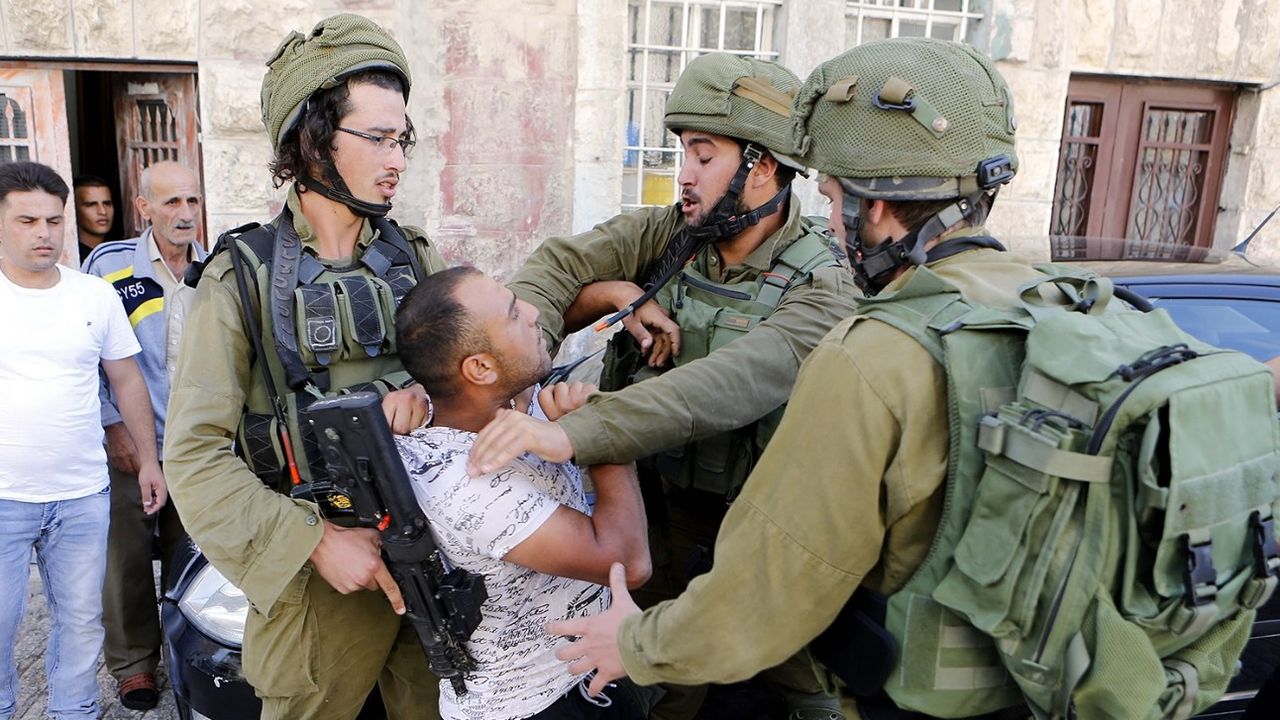İşgal rejimi, Kudüs ve Batı Şeria'da 13 Filistinliyi esir aldı