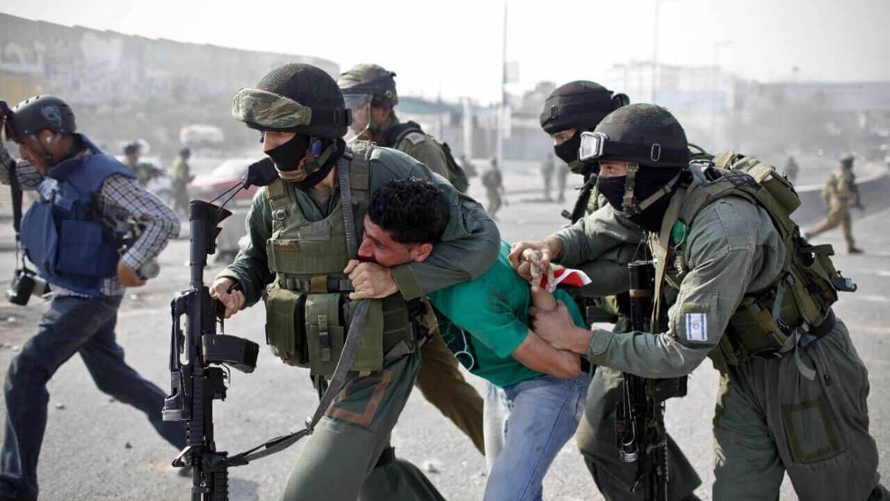 İşgal rejimi Batı Şeria'da 20 Filistinliyi gözaltına aldı