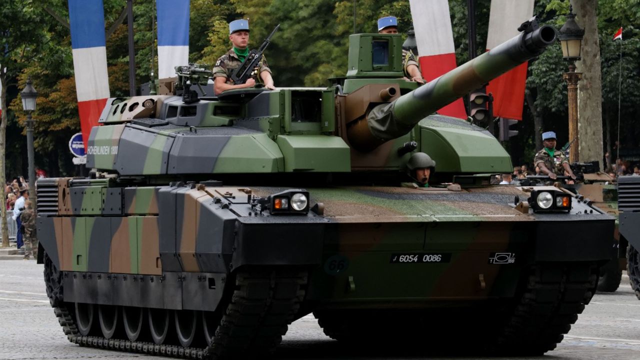 Fransa, Ukrayna'ya tank gönderme ihtimalini değerlendiriyor