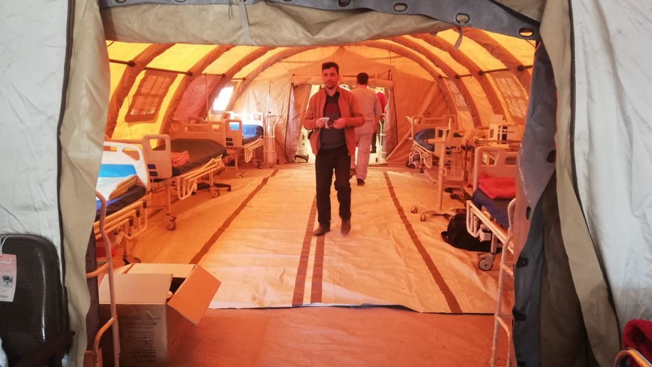 İran'ın sahra hastanesi Adıyaman'da hizmet veriyor