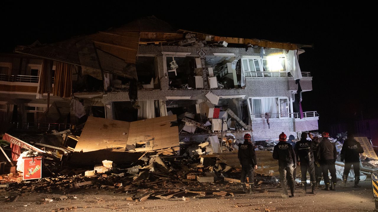 Hatay'da yeni depremler: 6 kişi hayatını kaybetti, 294 kişi yaralandı