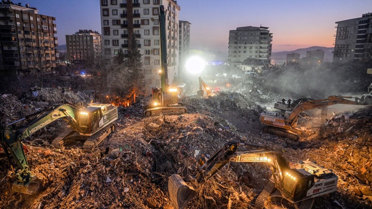 Deprem felaketinde can kaybı 39 bini aştı