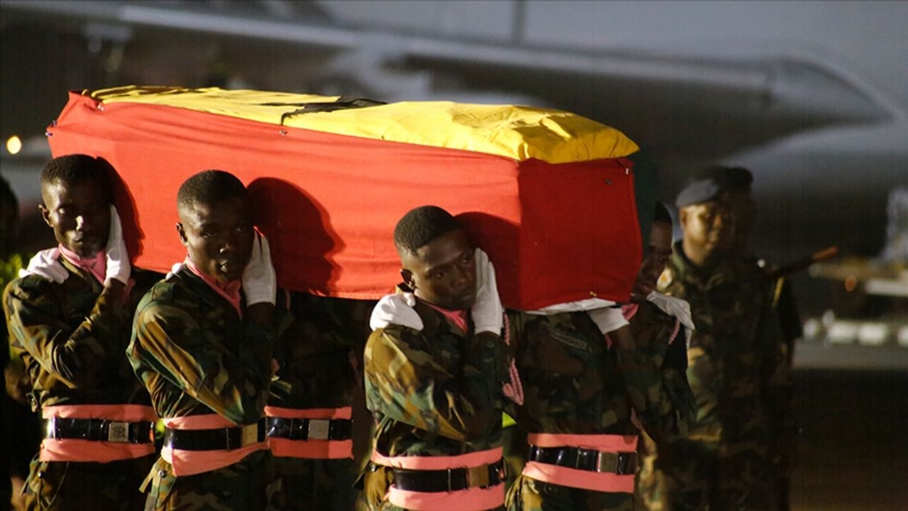 Depremde hayatını kaybeden Hataysporlu Atsu'nun cenazesi ülkesi Gana'ya getirildi