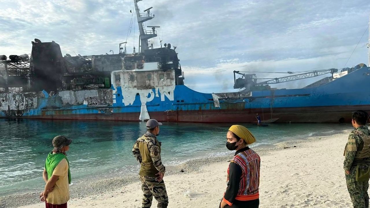 Filipinler'de yolcu gemisinde yangın: 31 ölü