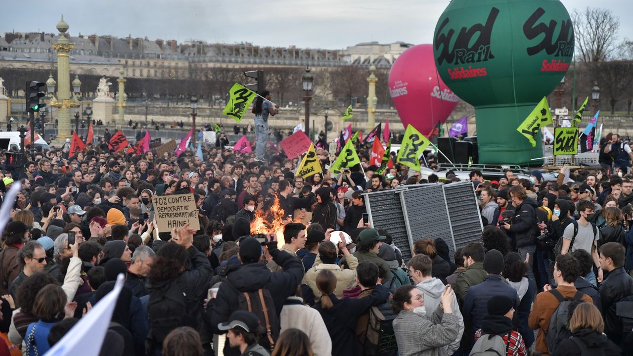 Fransa’da polis şiddetine karşı gösteriler düzenlendi