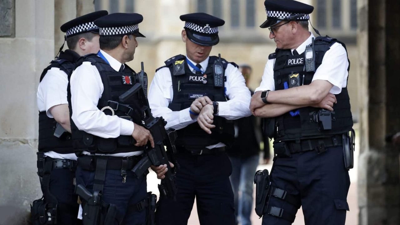 Rapor: Londra polis teşkilatı "kurumsal olarak ırkçı"