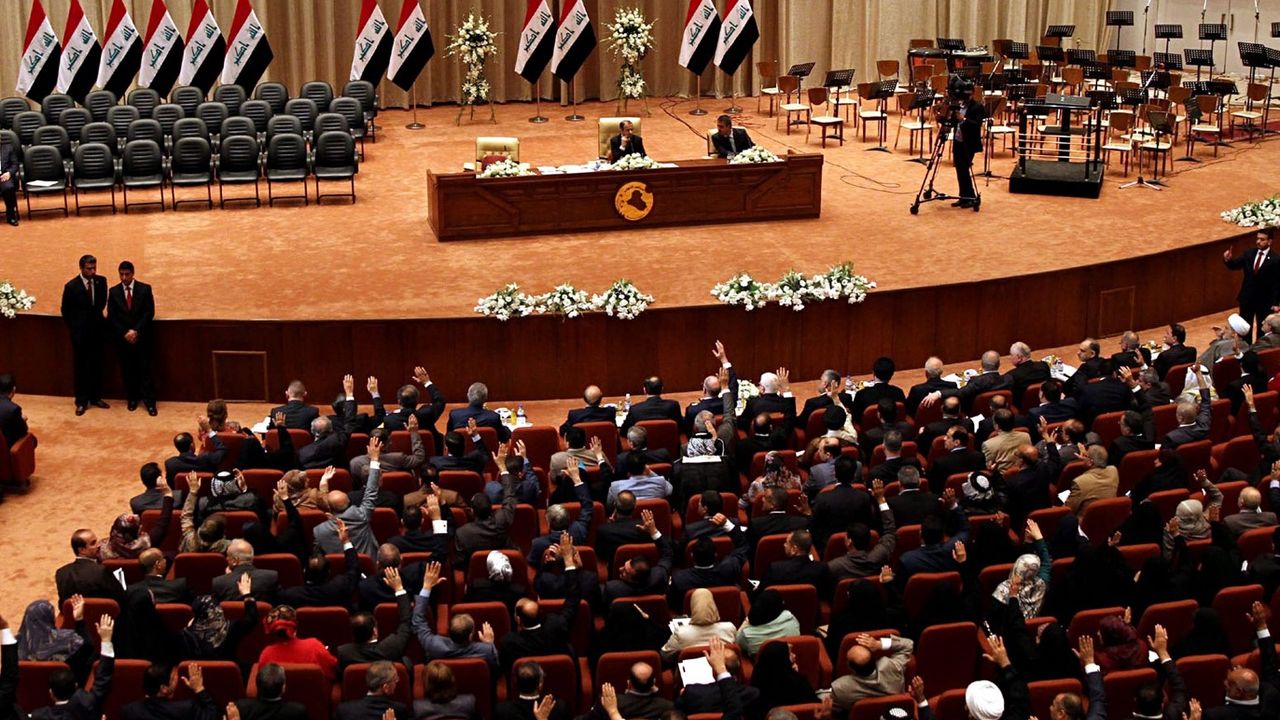 Irak Meclisi, tartışmalı seçim yasasını onayladı