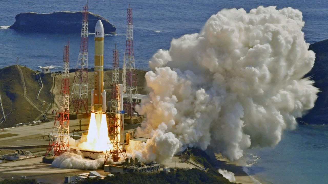 Japonya'da H3 roketi kalkıştan sonra infilak ettirildi