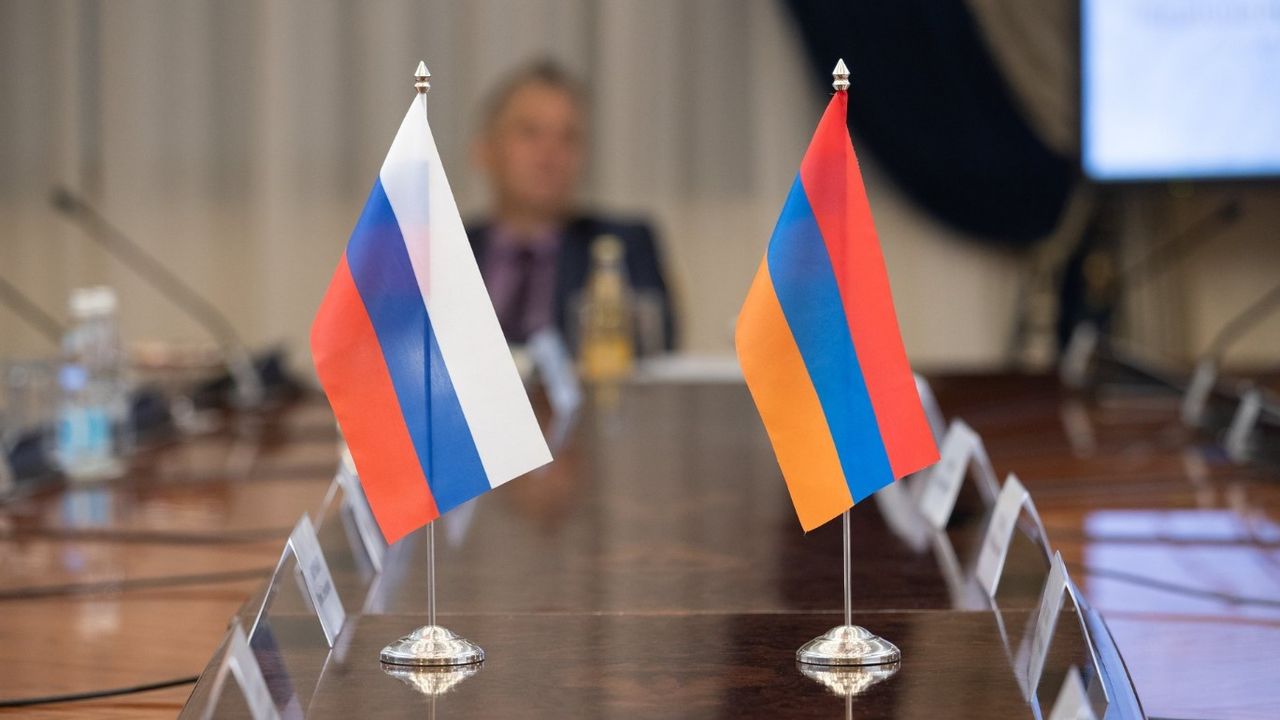 Rusya, Ermenistan'ı UCM konusunda uyardı