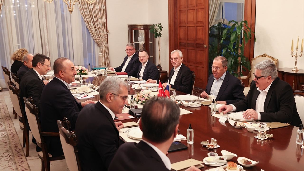 Bakan Çavuşoğlu, Rus mevkidaşı Lavrov ile iftarda bir araya geldi