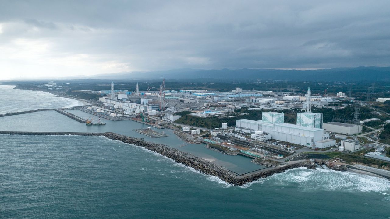 Japonya, Fukuşima'daki radyoaktif atık suyu okyanusa boşaltmaya başladı