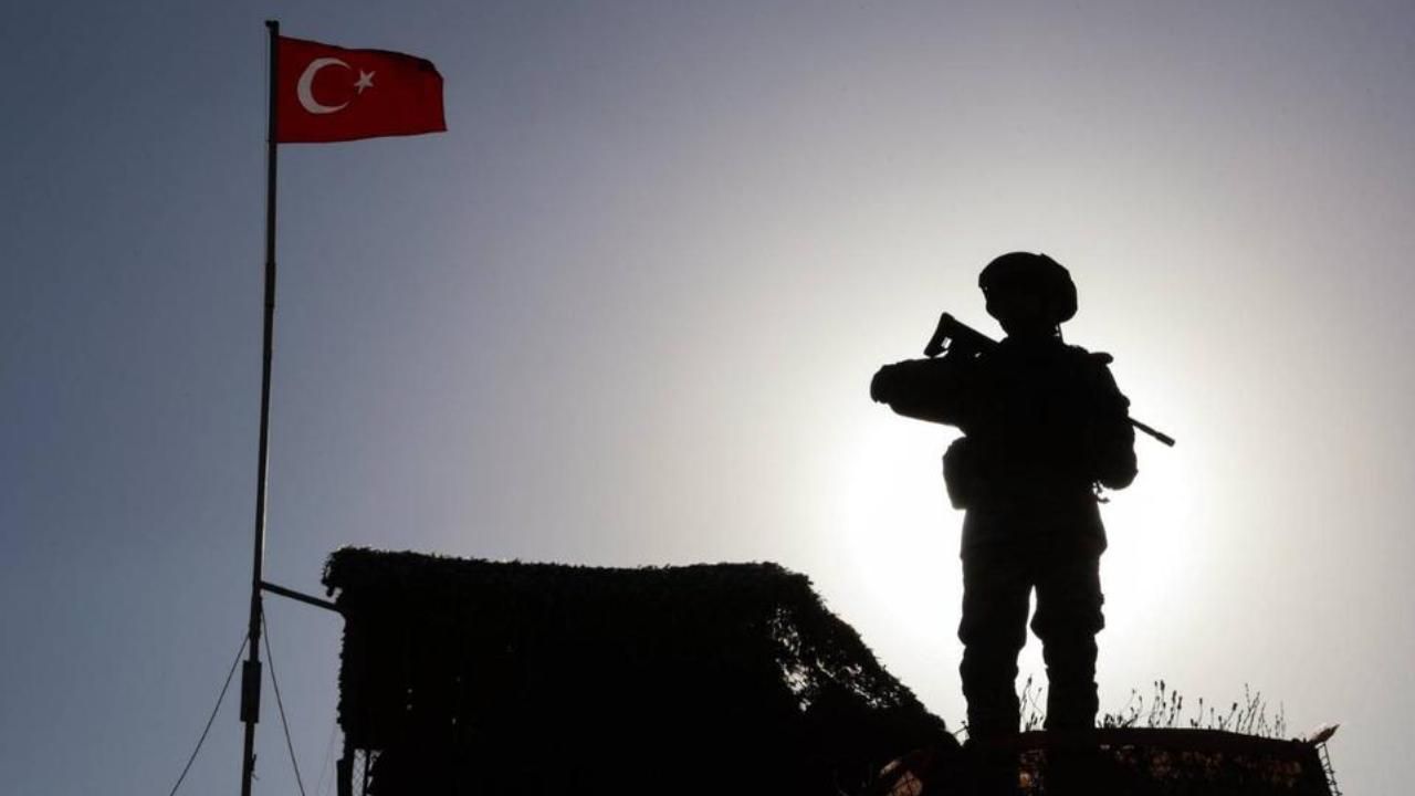 MSB: Sınırda 1'i PKK'lı 2 kişi yakalandı