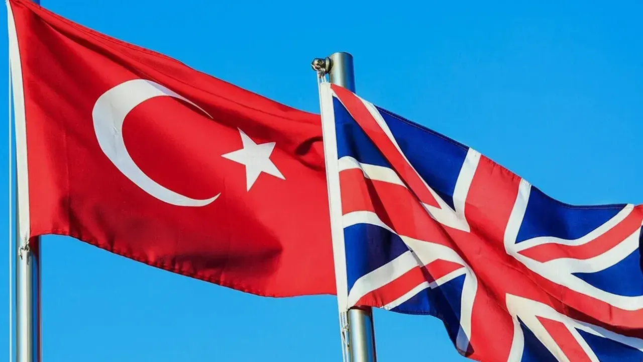 İngiltere, yasa dış göçü engellemek için Türkiye ile anlaştığını duyurdu