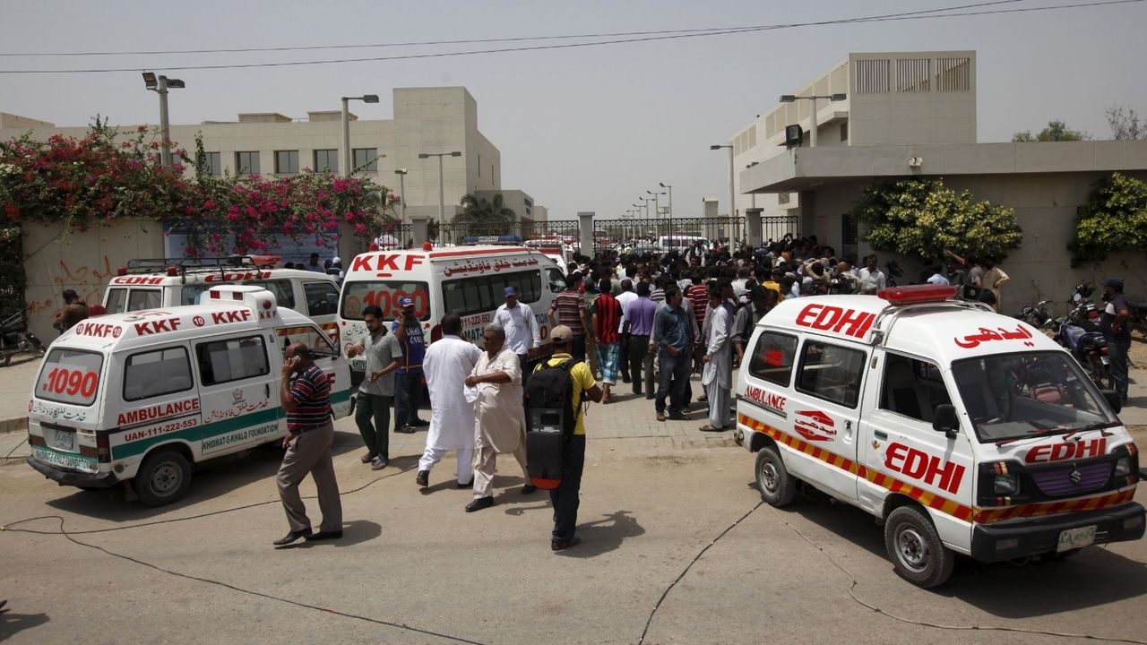 Pakistan'daki saldırılarda 7 güvenlik görevlisi öldü