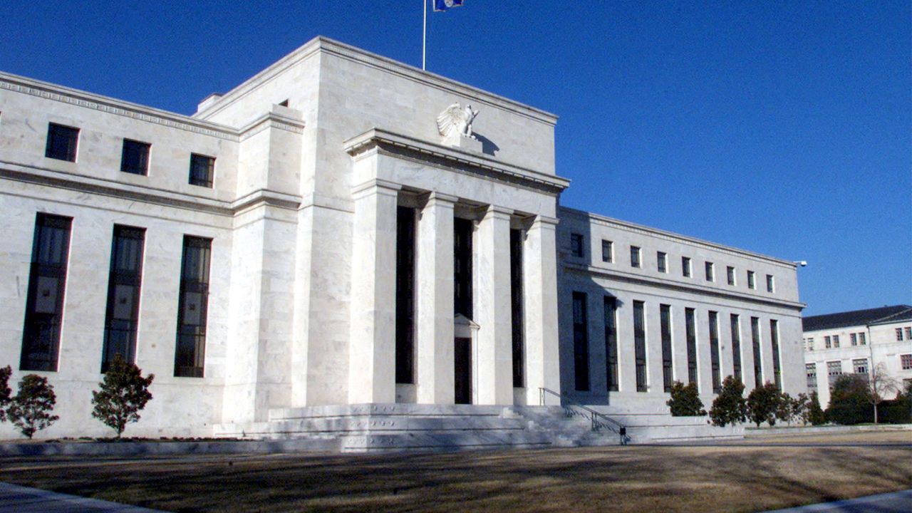 Fed faizi 22 yılın en yüksek seviyesine yükseltti
