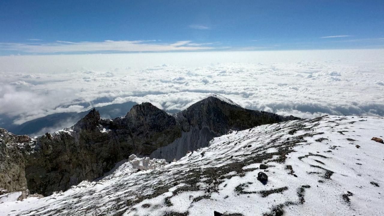 Meksika'nın en yüksek dağına tırmanan 4 dağcı, düşerek öldü