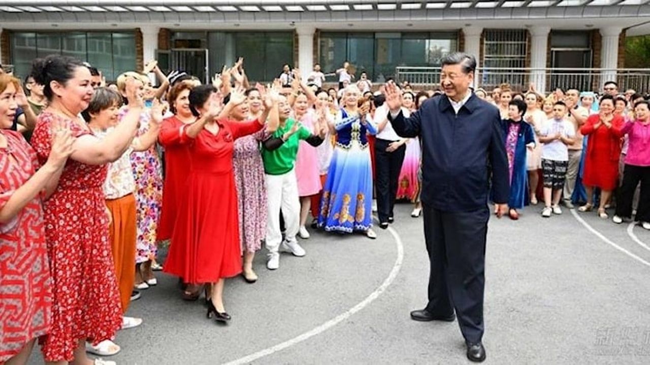 Çin lideri, Uygur Türklerinin yaşadığı Sincan’a gitti