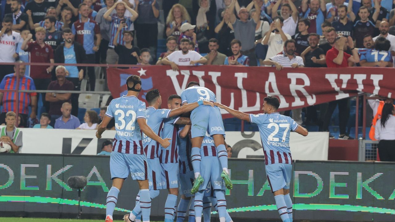 Trabzonspor sezonunun açılış maçında Antalyaspor'u mağlup etti
