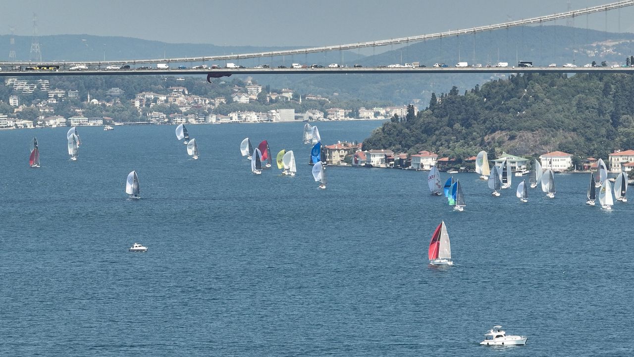 İstanbul Boğazı'nda askıya alınan gemi trafiği normale döndü
