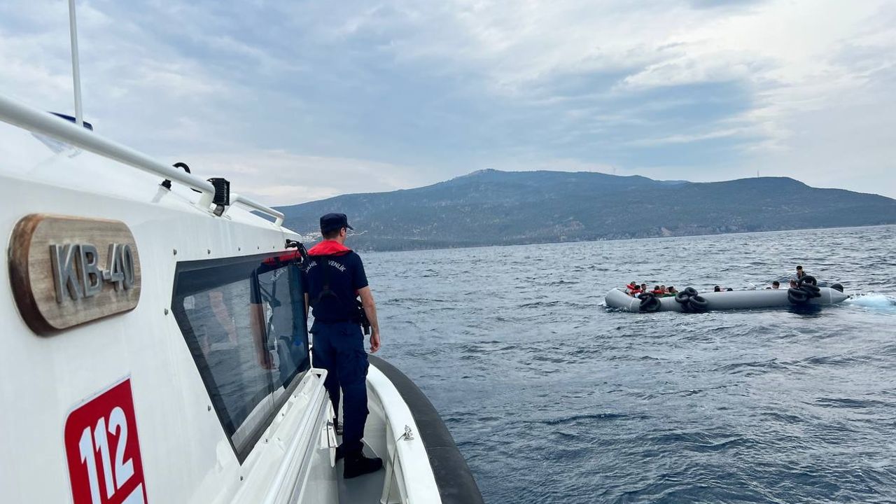 İzmir açıklarında 47 düzensiz göçmen kurtarıldı