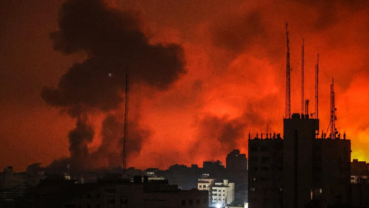 Siyonist İsrail hastane yakınına yeni hava saldırısı düzenledi