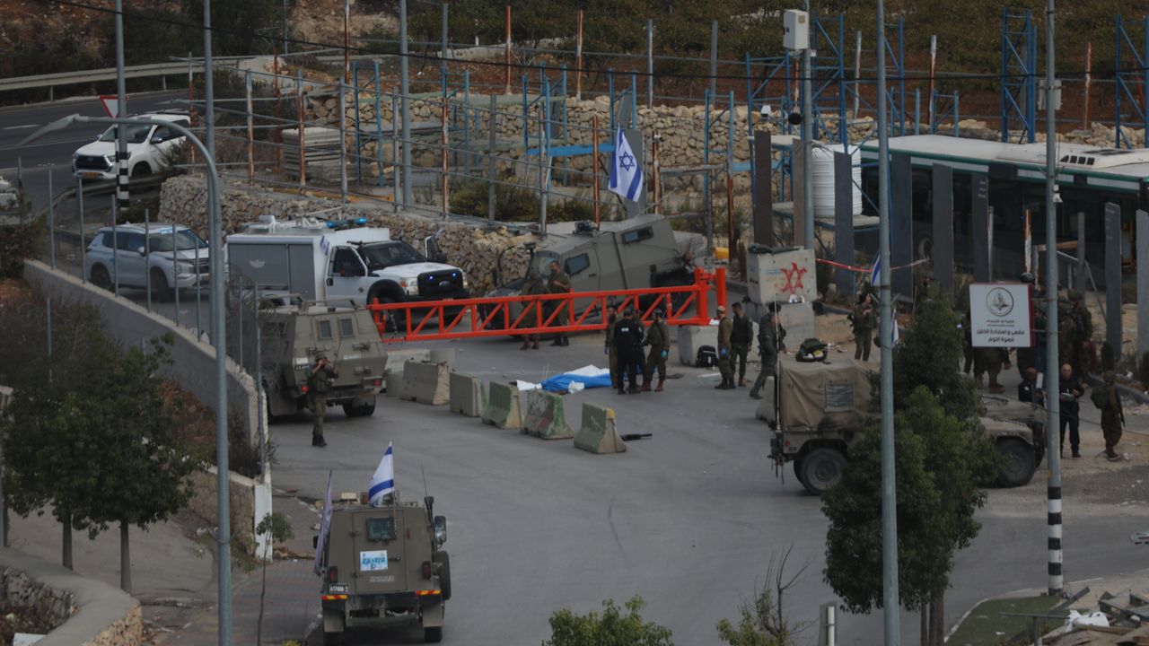 Katil İsrail, Batı Şeria'da 2 Filistinliyi şehit etti