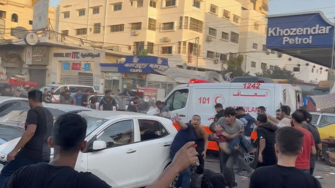 Filistin Kızılayı: Emel Hastanesi saldırıya uğradı