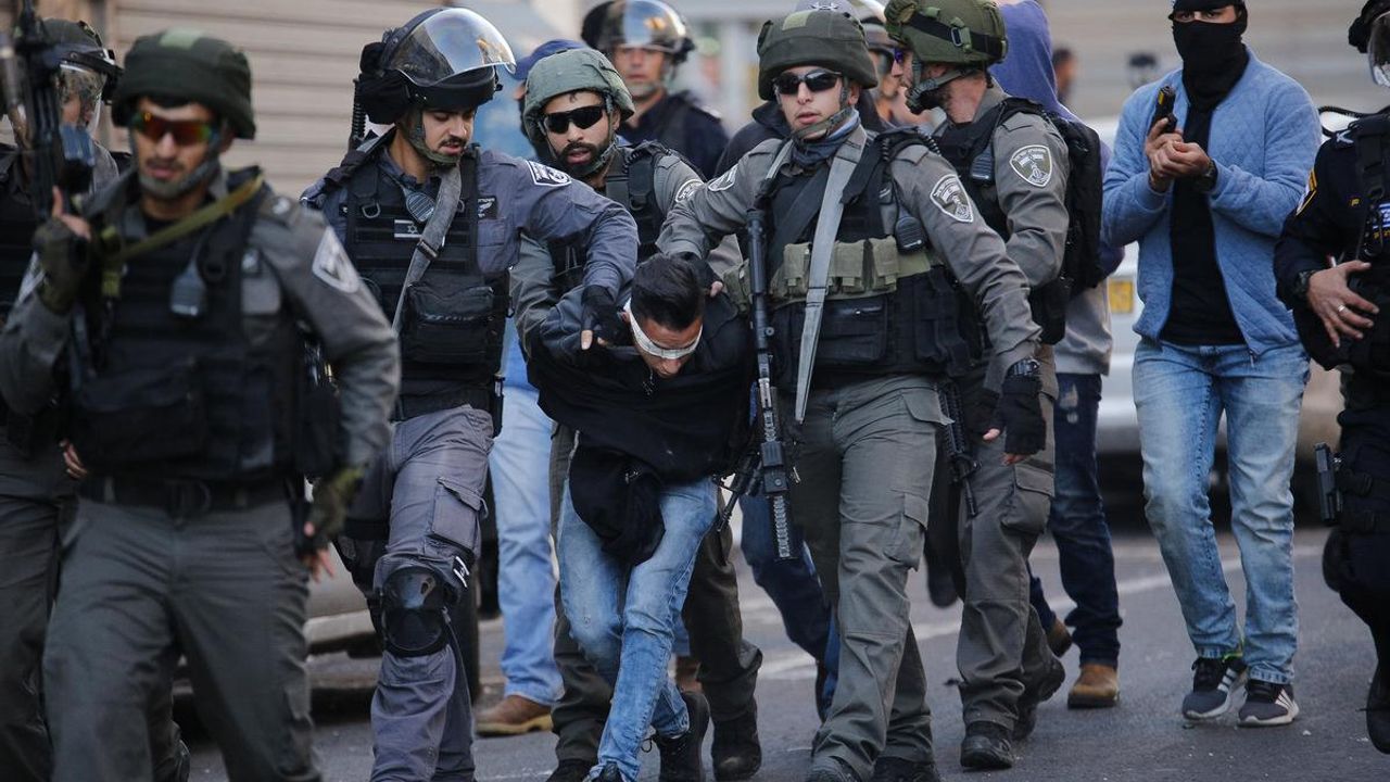 Siyonist İsrail, Batı Şeria ve Kudüs'te 5 bin 730 Filistinliyi esir aldı