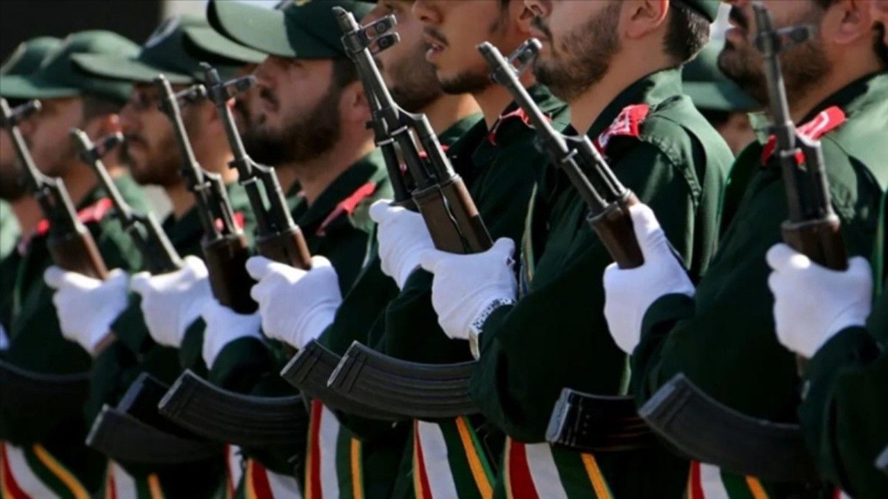 İran, Siyonist İsrail saldırısında 2 askerinin şehit olduğunu duyurdu