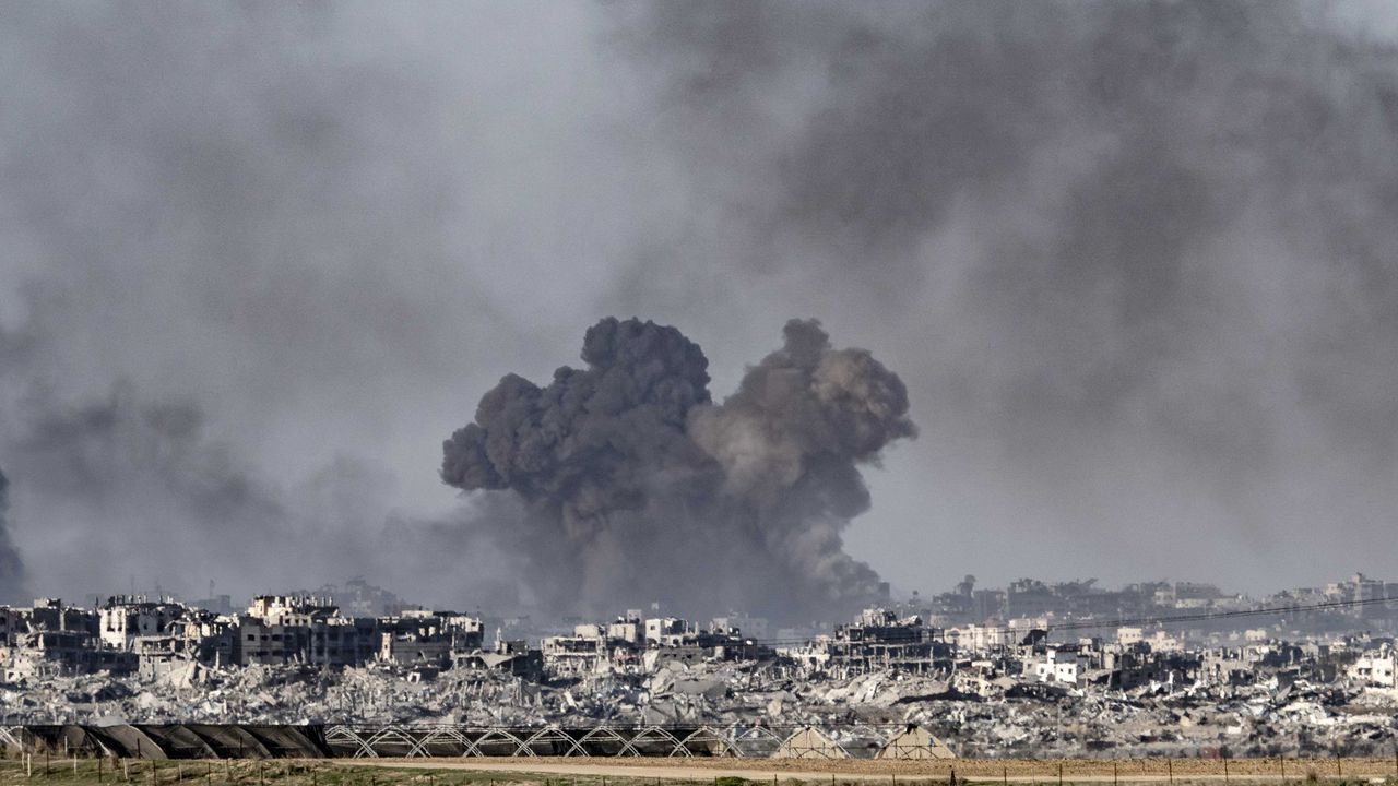 Siyonist İsrail Gazze'yi 65 bin ton patlayıcıyla vurdu