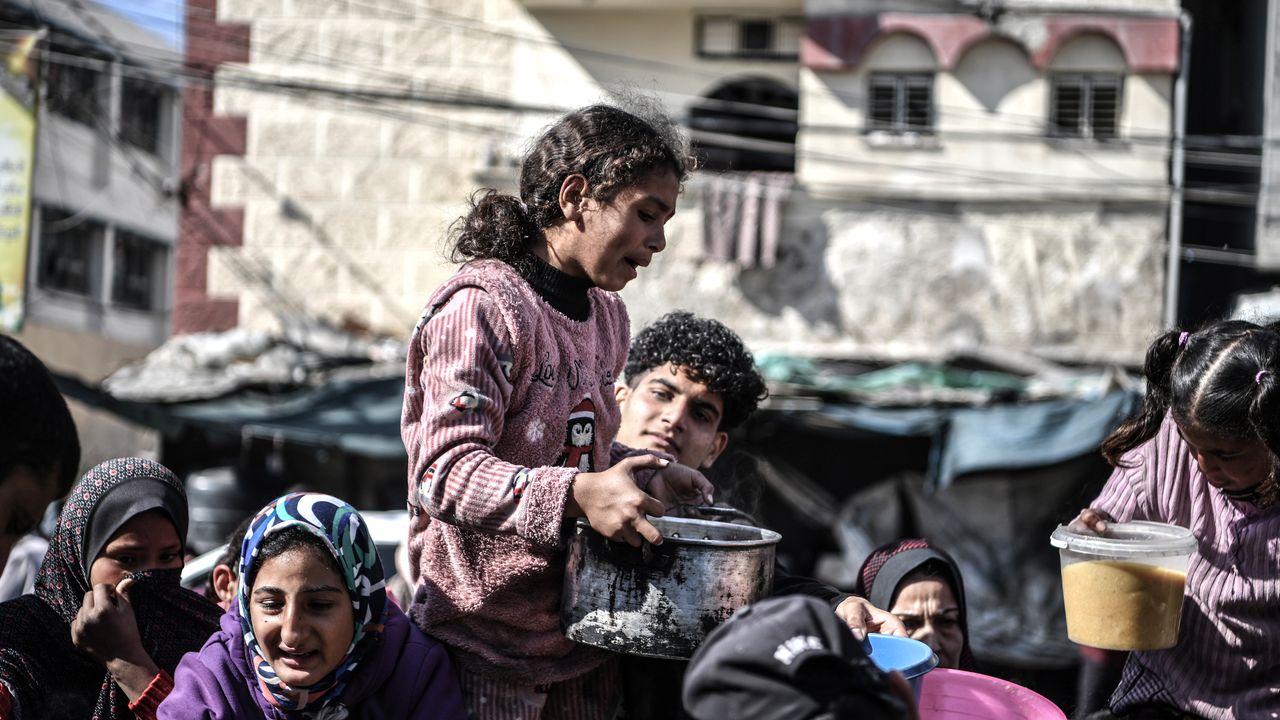 DSÖ: Gazze'de herkes aç, çoğu açlıktan ölüyor