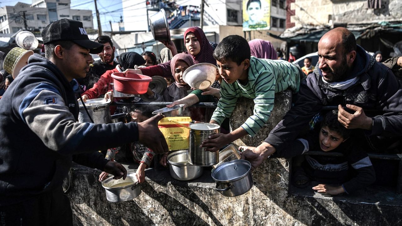 İşgalci İsrail saldırısı altında Gazze'de açlık 12 kat arttı