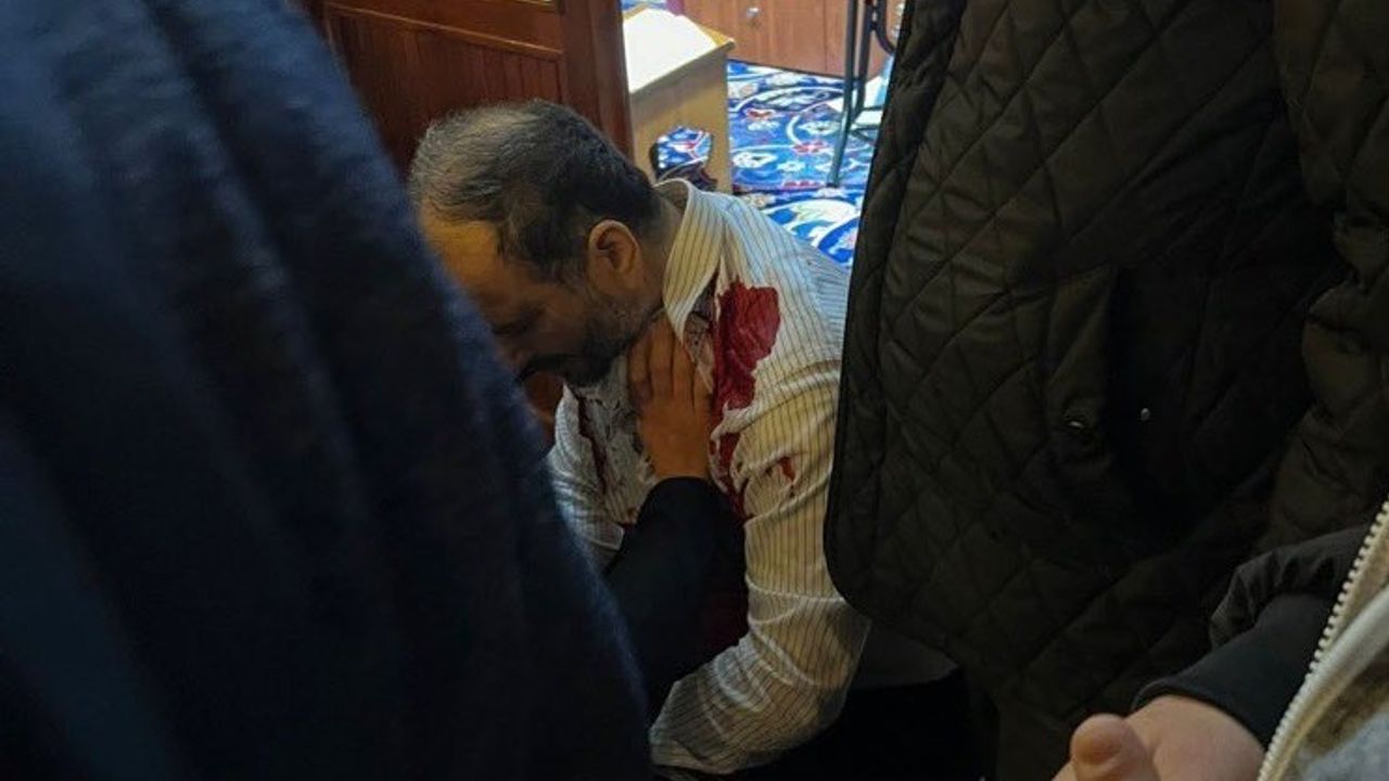 Fatih Camii imamı camide bıçaklandı