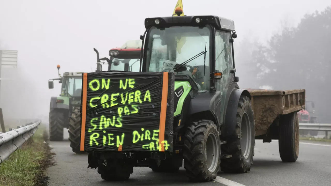 Fransa'da çiftçilerin protestosuna müdahale: 79 gözaltı
