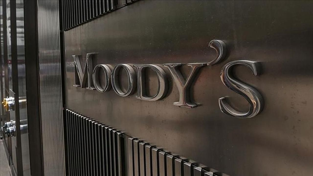 Moody's Siyonist İsrail'in kredi notunu düşürdü