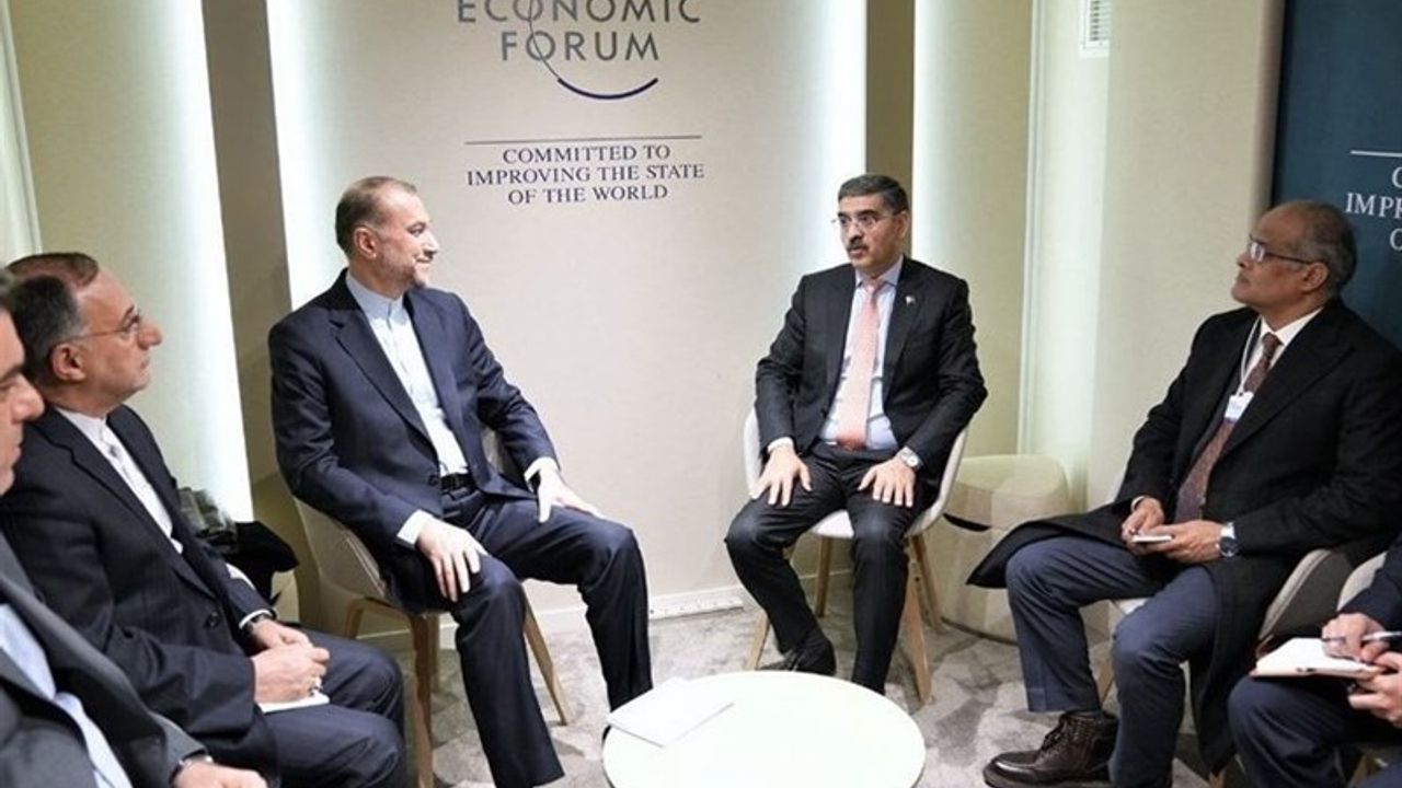 İran Dışişleri Bakanı Abdullahiyan, Pakistan Başbakanı ile görüştü