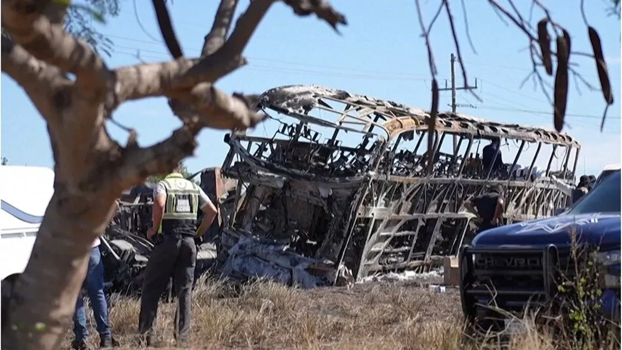 Meksika'da tur otobüsü kazası: 19 ölü