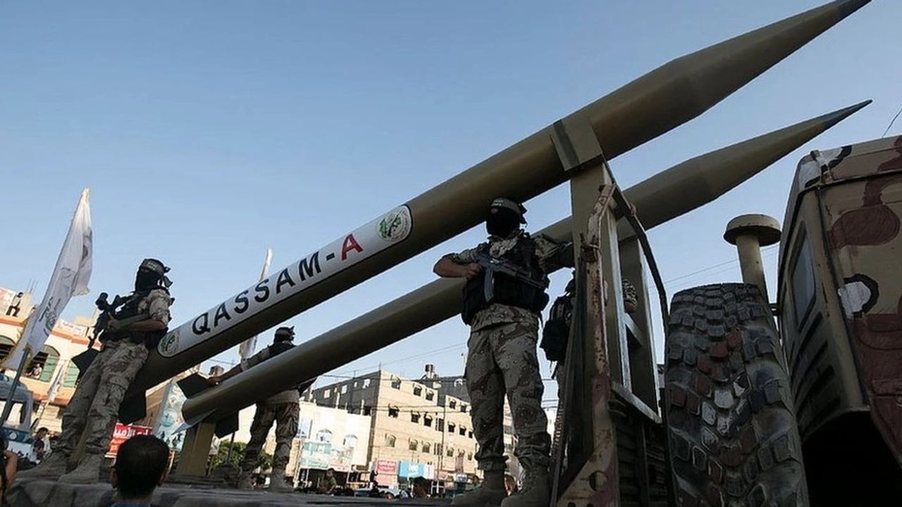 Gazze'den Siyonist İsrail'e 50'den fazla roket atıldı