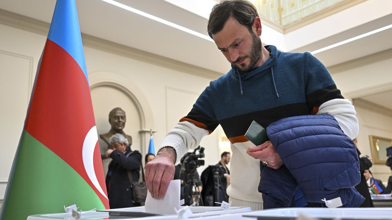 Aliyev oyların yüzde 93'ünü aldı