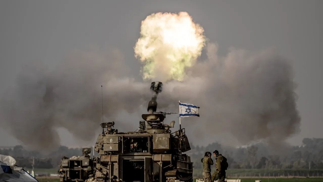İşgalci İsrail Gazze'de yardım konvoyunu vurdu