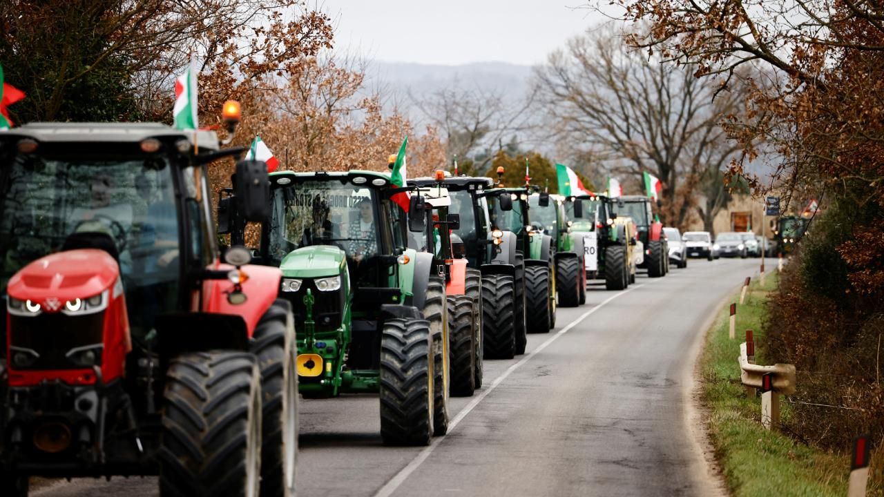 İtalya'da çiftçiler protestolarını başkent Roma'ya taşıyor