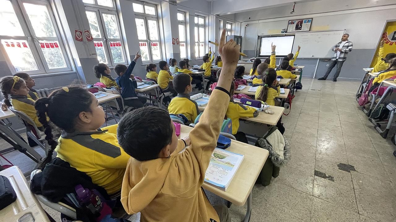 Deprem bölgesindeki 5 ilde eğitim öğretime bir günlük ara
