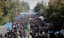 Tahran'da Erbain yürüyüşü