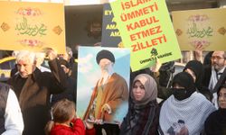 İstanbul'da Charlie Hebdo dergisi protesto edildi