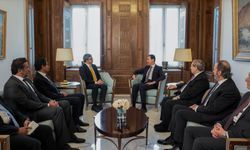 Suriye Cumhurbaşkanı Beşar Esad ile BAE Dışişleri Bakanı bir araya geldi