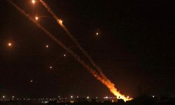 Filistin direnişi roketlerle İsrail'i hedef aldı